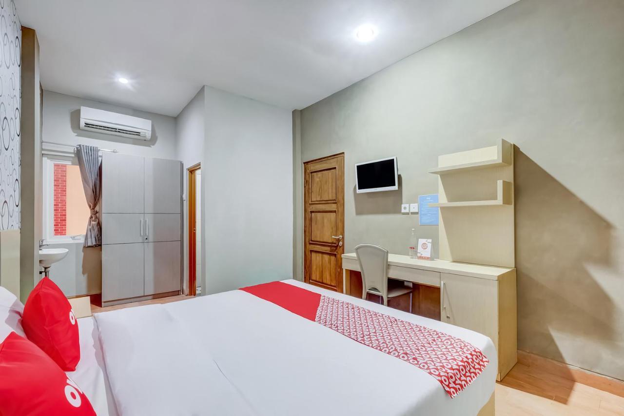 Oyo Flagship 3726 Tembok Batu Residence Tugu Екстер'єр фото