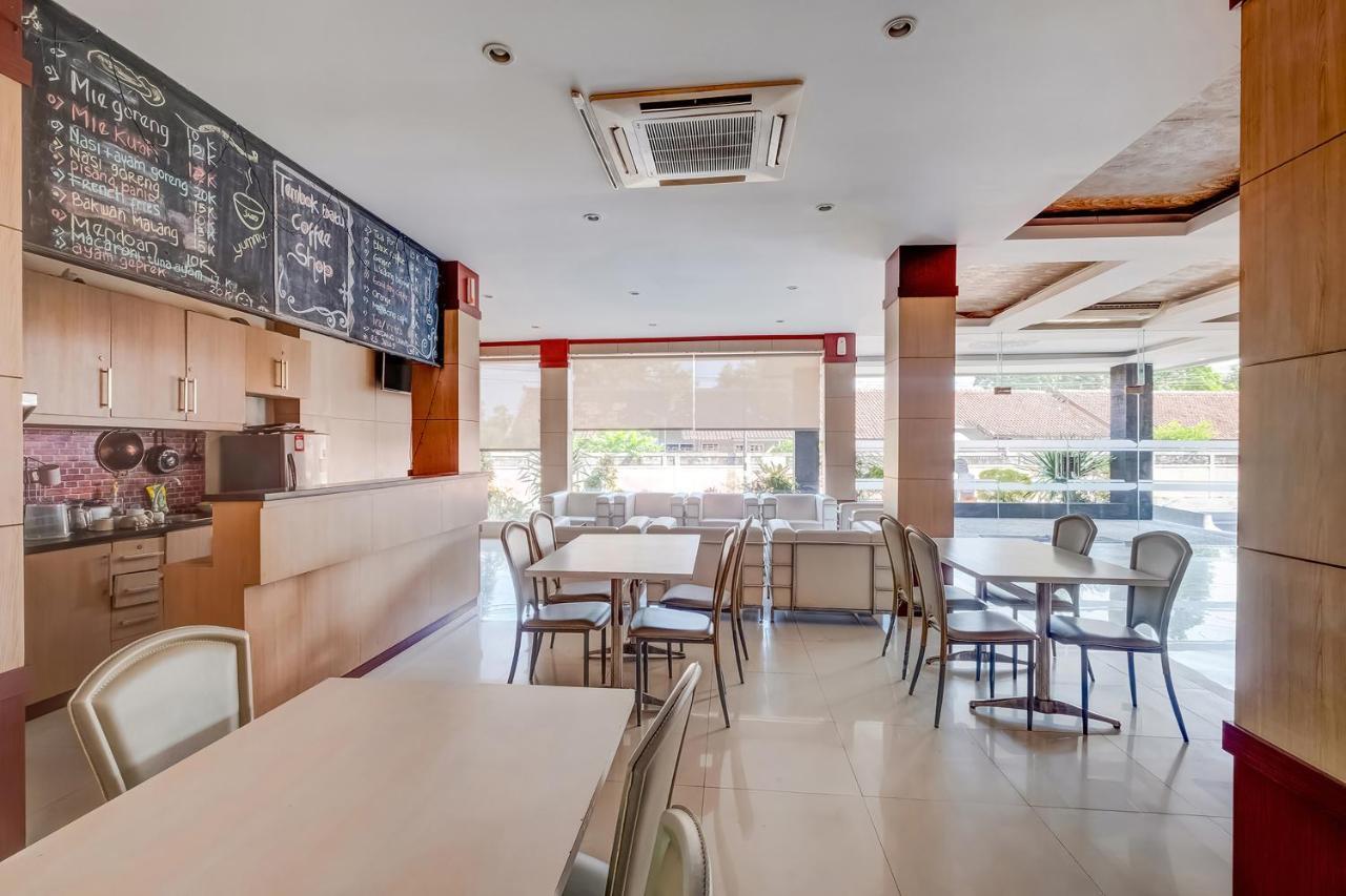 Oyo Flagship 3726 Tembok Batu Residence Tugu Екстер'єр фото