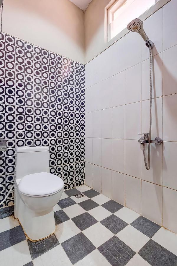 Oyo Flagship 3726 Tembok Batu Residence Tugu Екстер'єр фото