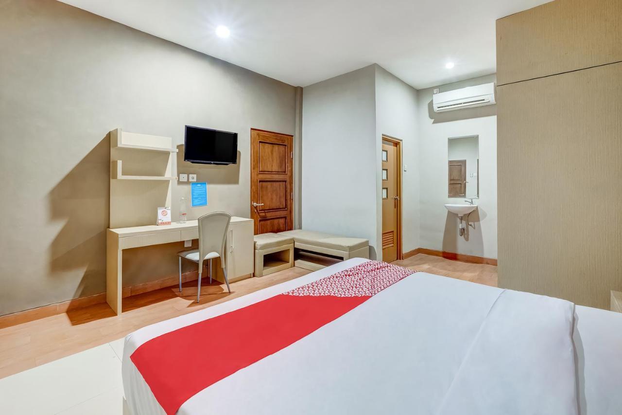Oyo Flagship 3726 Tembok Batu Residence Tugu Екстер'єр фото