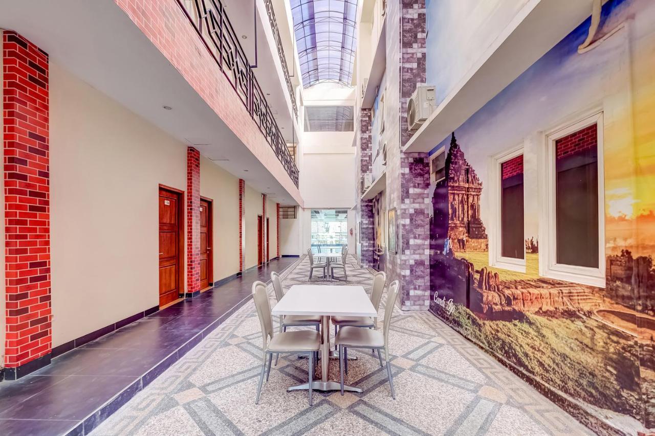 Oyo Flagship 3726 Tembok Batu Residence Tugu Екстер'єр фото